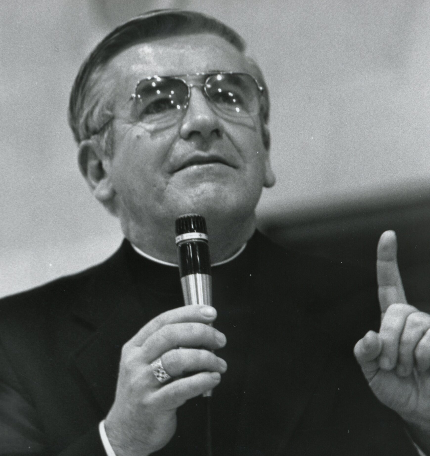 37-Bishop-Murphy-Speaking-2